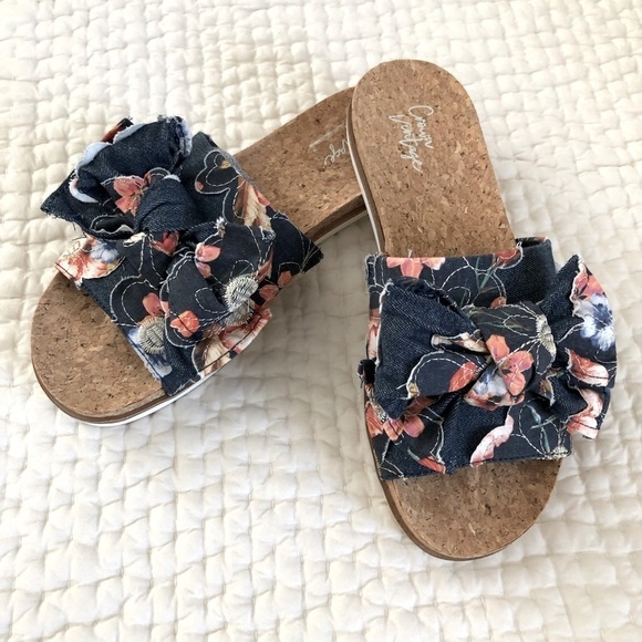 Crown Vintage Artrisia Denim Floral Bow Slide  Sandals Size 6.5 EUC - Picture 1 of 11
